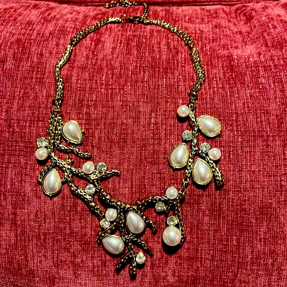 Gorgeous Coral Reef inspired necklace. NEVER WORN